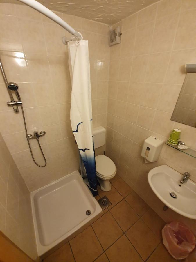 Hotel Pr' Florjan à Cerklje na Gorenjskem Extérieur photo